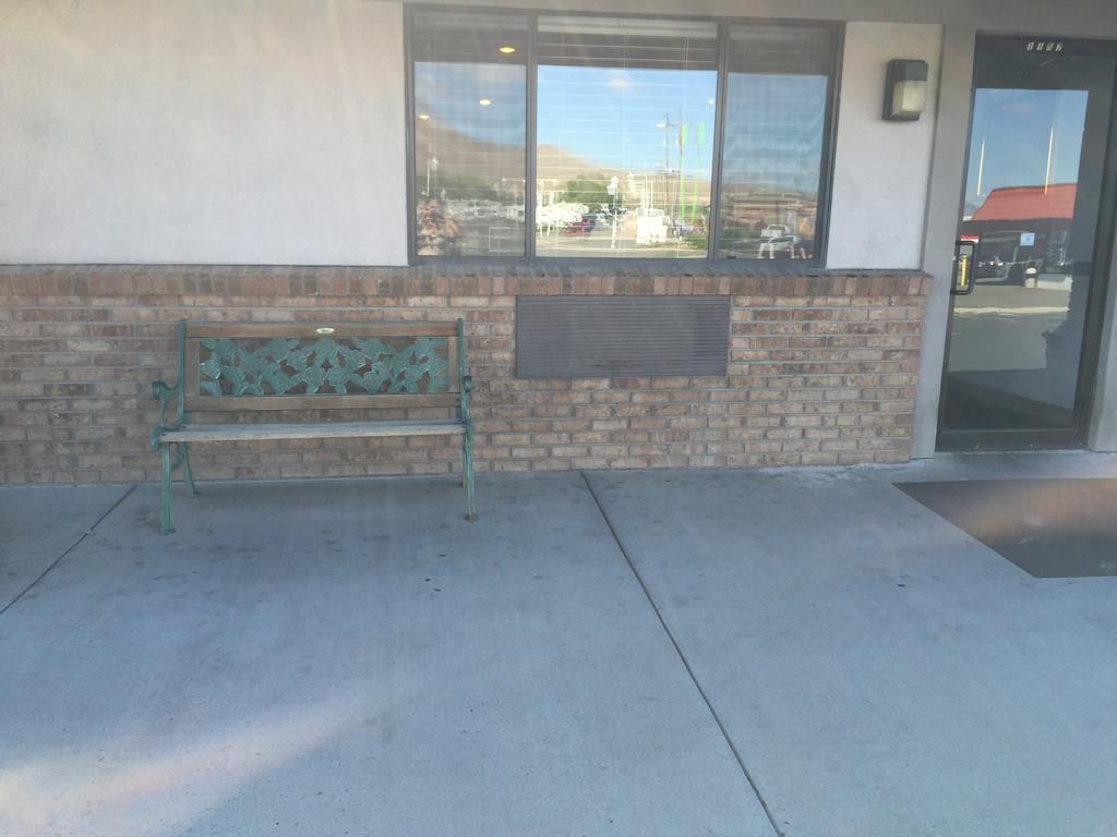 Super 8 By Wyndham Winnemucca Nv Exterior photo